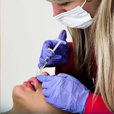 کلینیک زیبایی دکتر مهدیس رمجی
