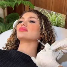 کلینیک زیبایی سیب سبز