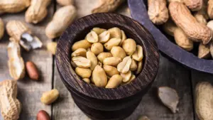 خواص بادام زمینی
