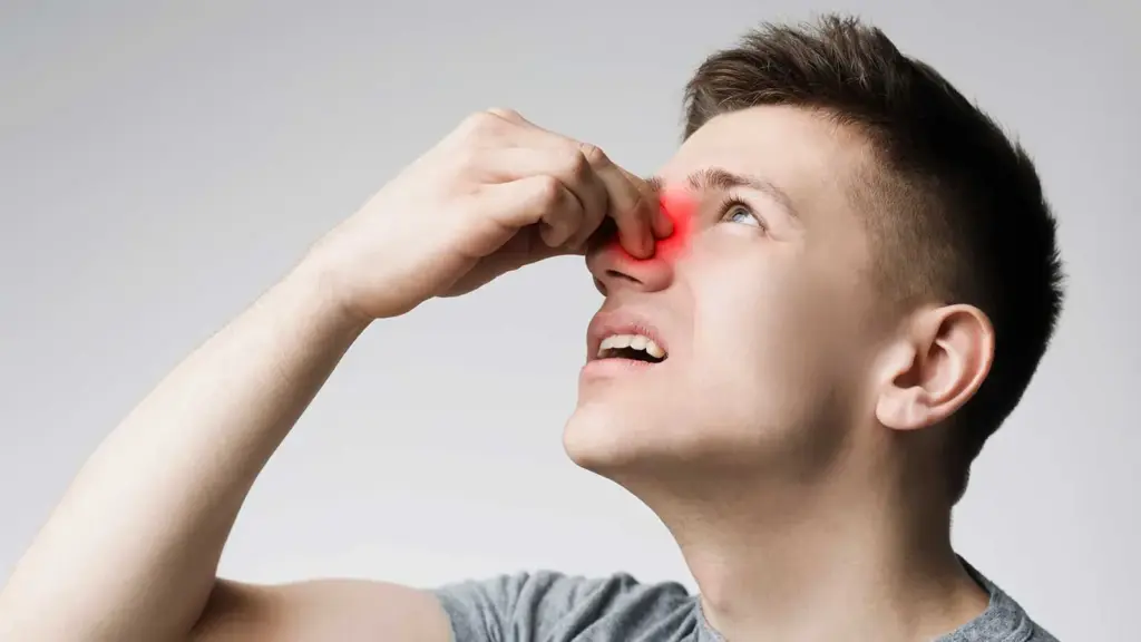 همه چیز درباره شکستگی بینی؛ علائم و عمل درمانی