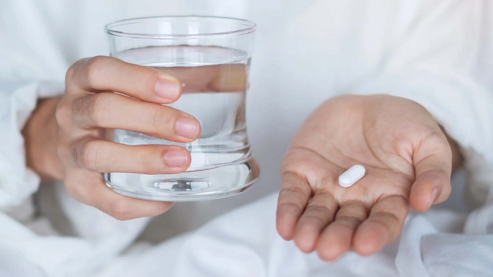 برای خشکی مو چه ویتامینی بخوریم