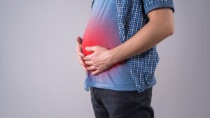 ۸ دمنوش بی‌نظیر برای نفخ شکم با خواص معجزه‌‌آسا