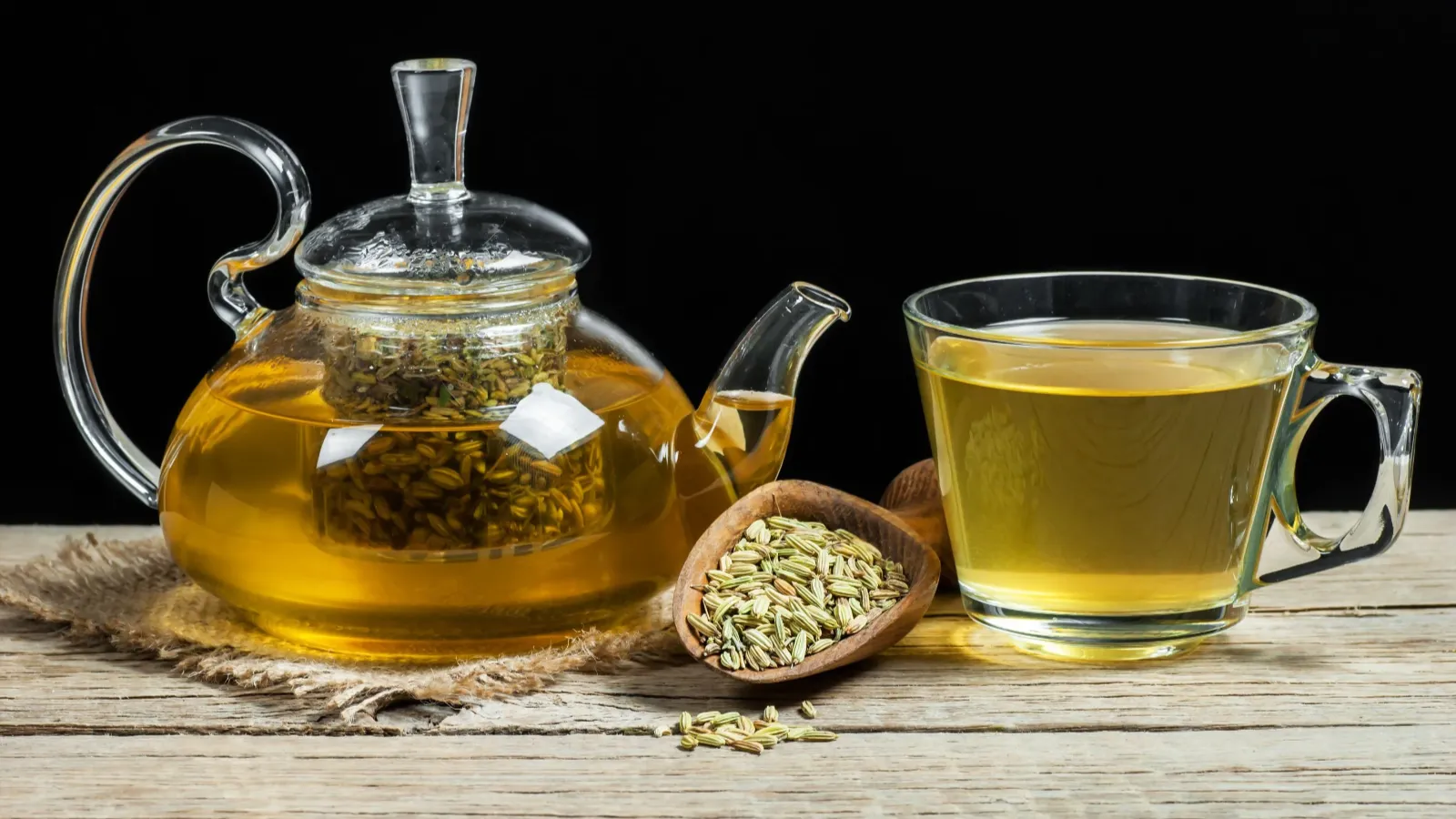 دمنوش رازیانه، بهترین دمنوش برای نفخ شکم