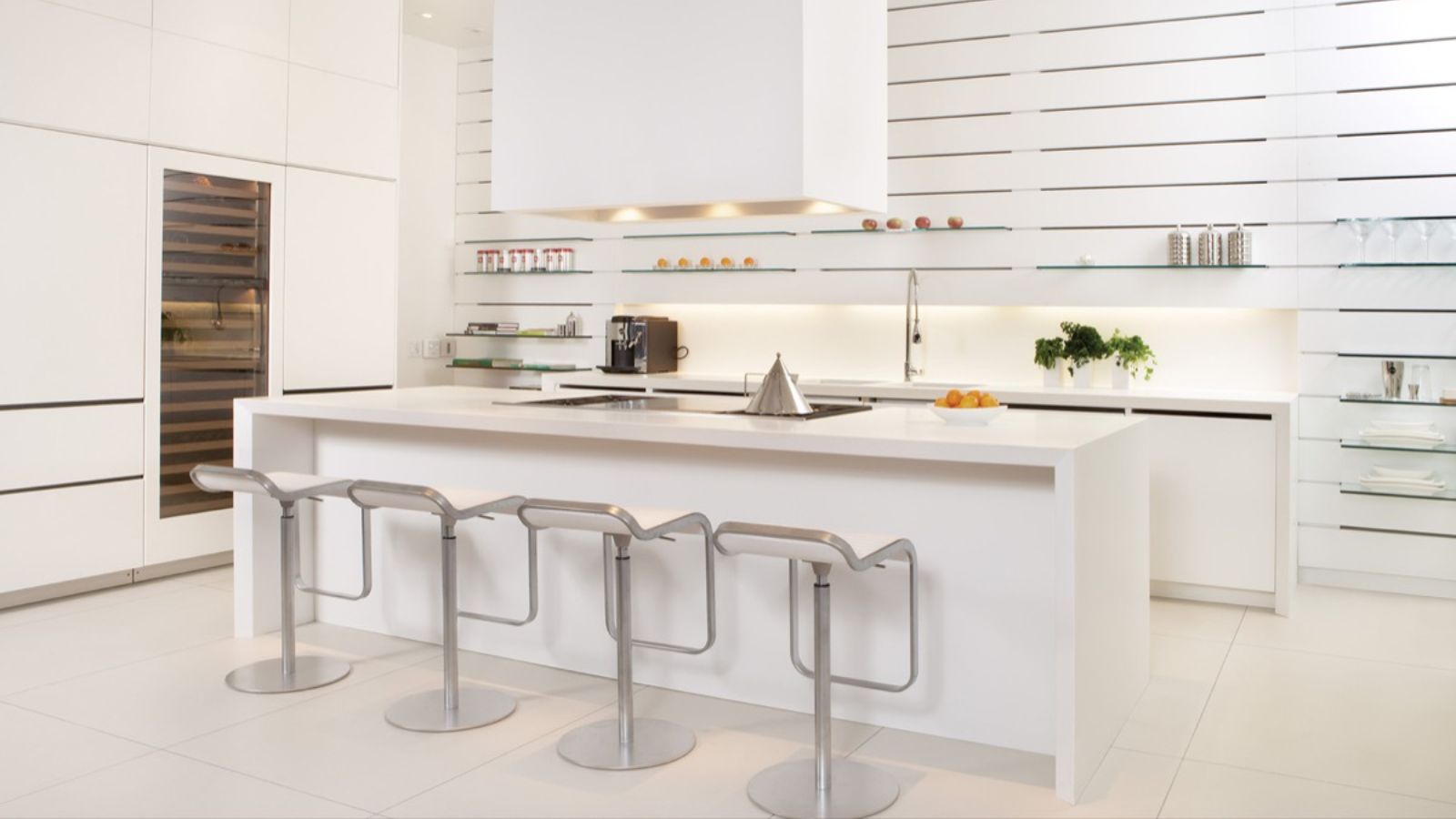 چیدمان آشپزخانه سفید