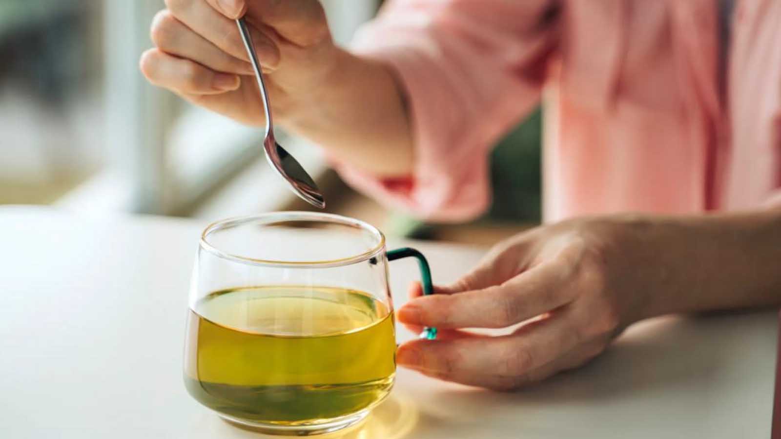 خواص چای سبز برای جوش صورت