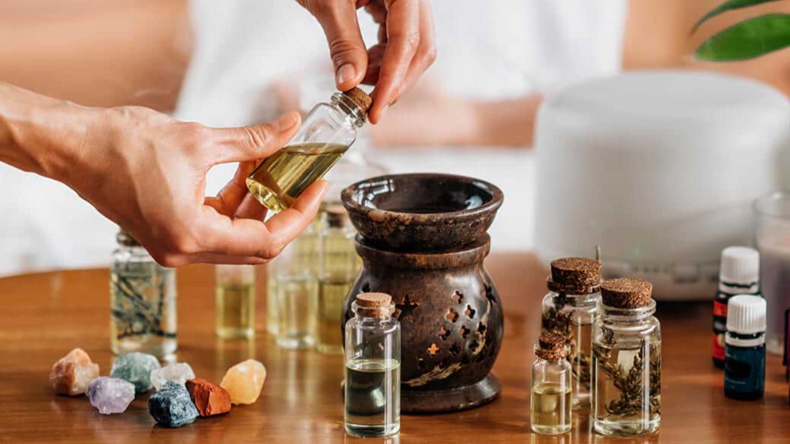 ماساژ با روغن‌های طبیعی