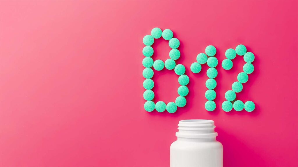 کمبود ویتامین ب ۱۲ باعث چه مشکلاتی میشود