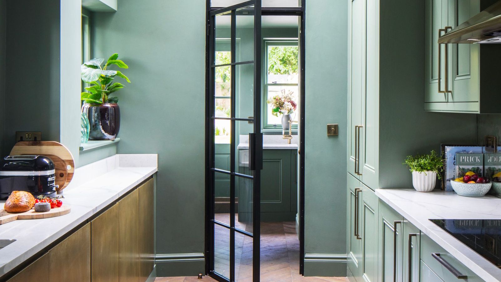 دیزاین آشپزخانه کوچک بدون اپن