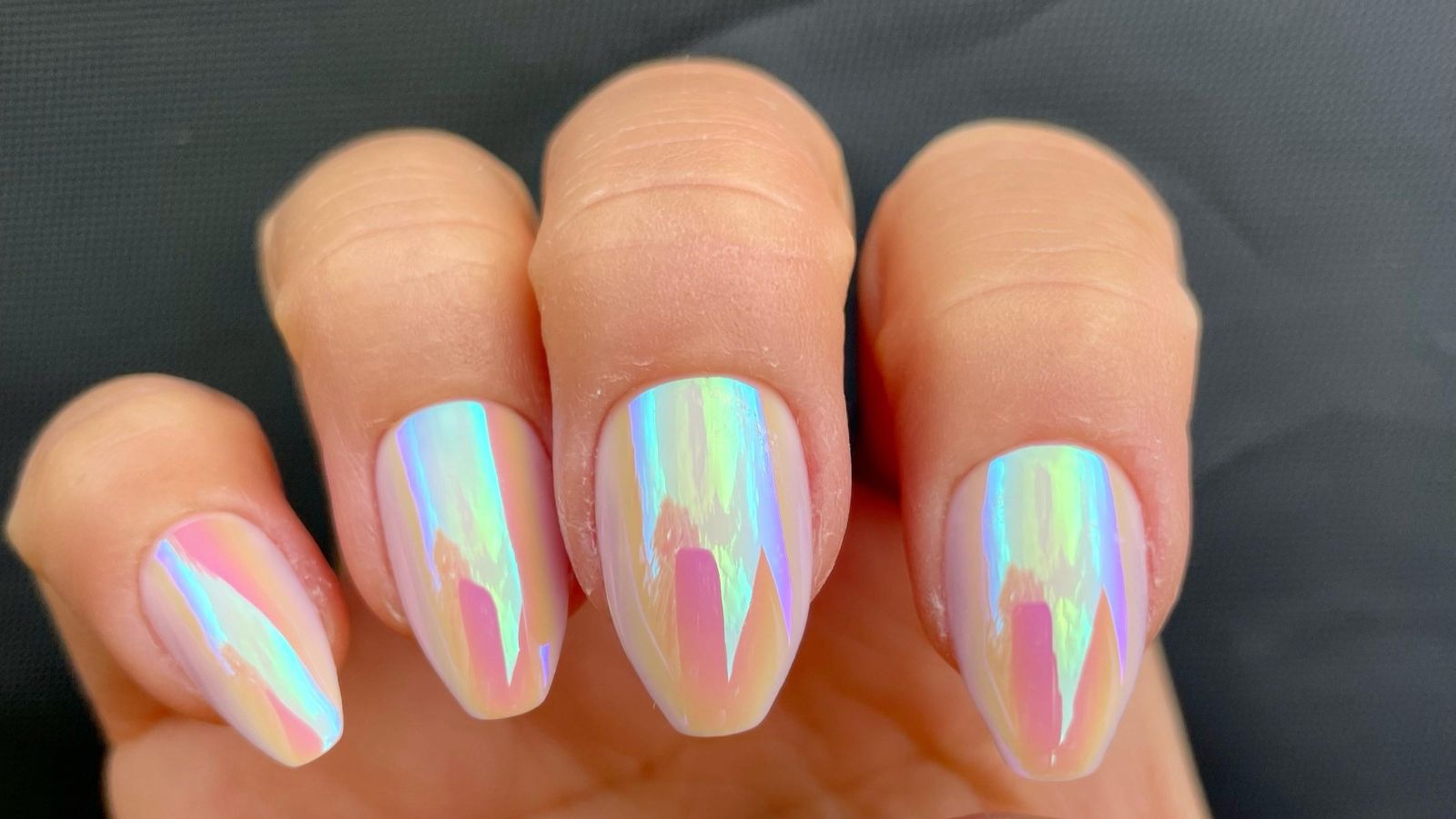 مدل ناخن دخترانه هولوگرامی