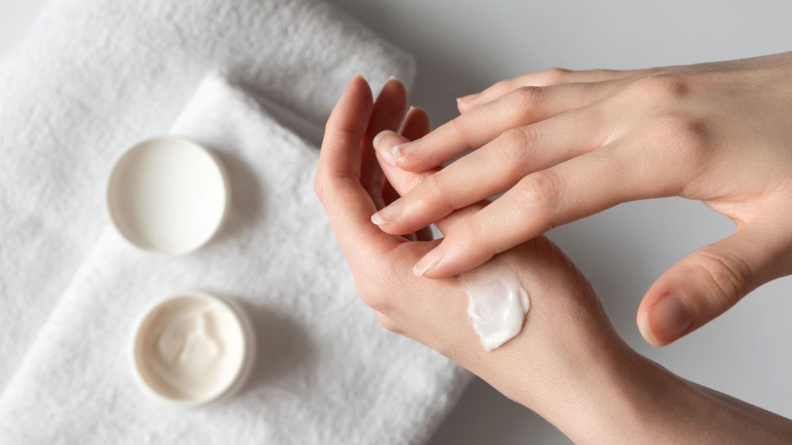 کرم مرطوبکننده بدون پارابن