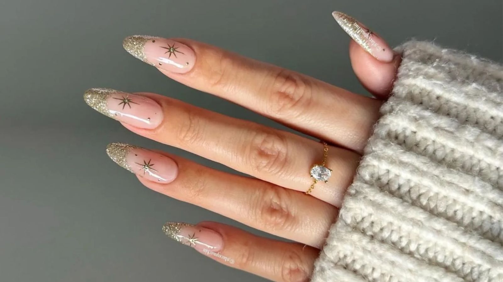 طرح ناخن اکلیلی