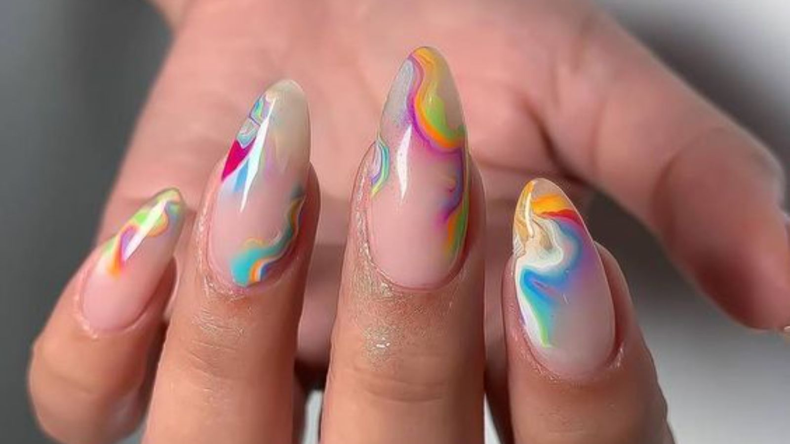 طرح ناخن ابر و باد