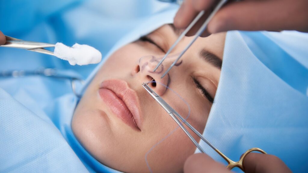 جراحی بینی گوشتی سخت‌تر است یا بینی استخوانی