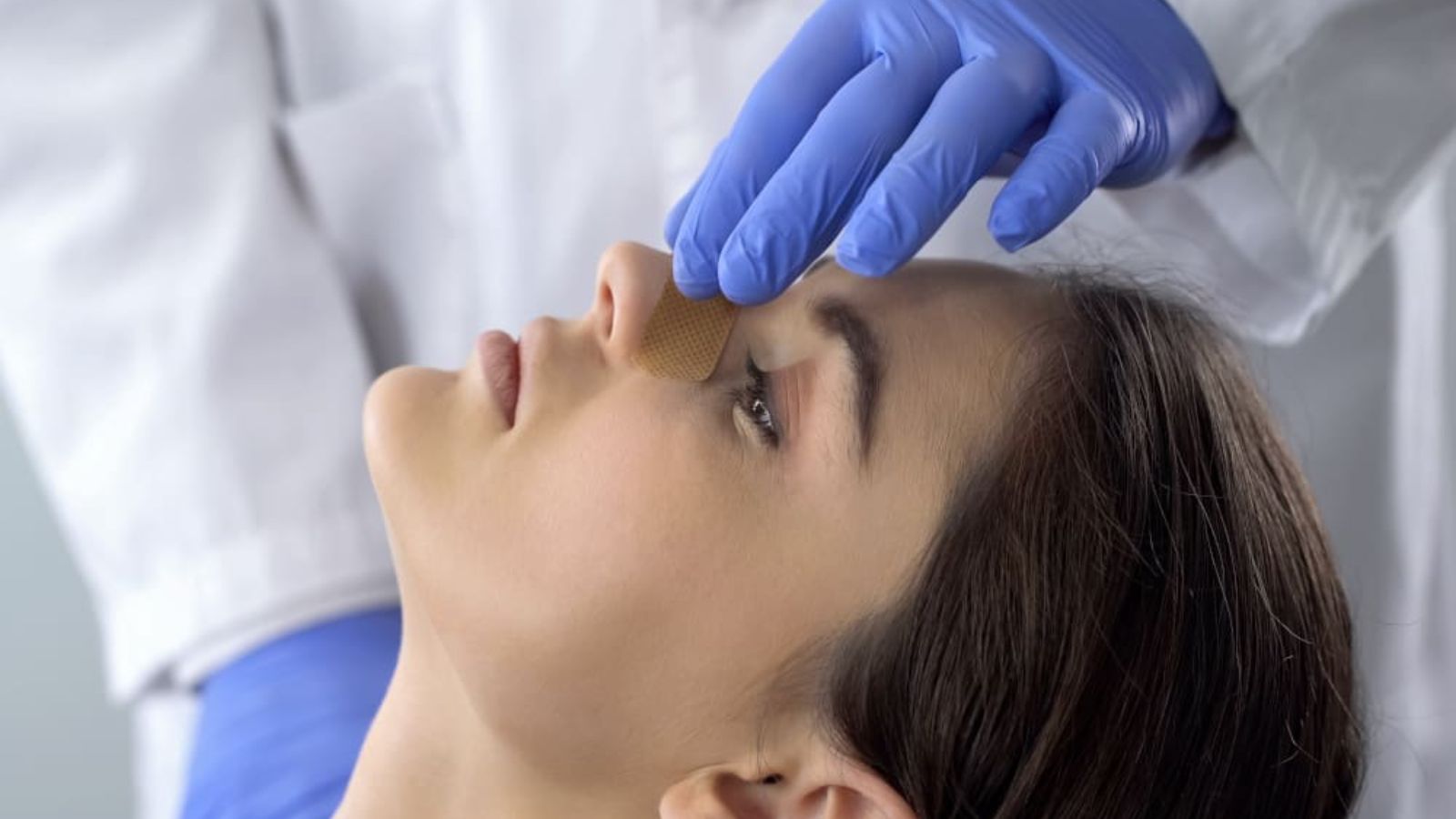 جراحی بینی گوشتی سخت‌تر است یا بینی استخوانی