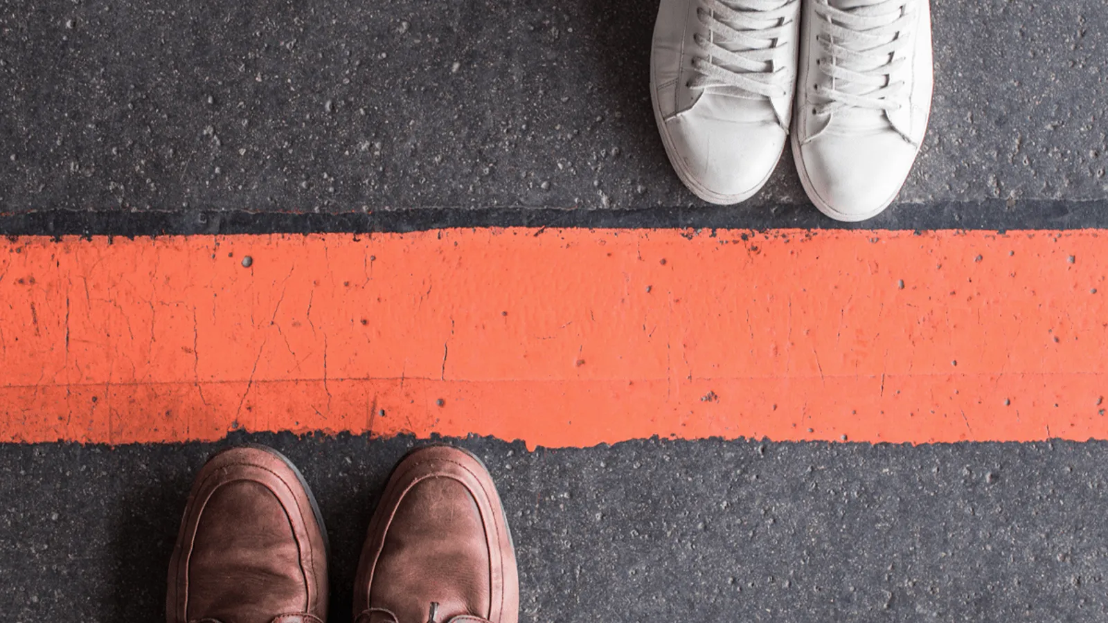 پذیرش و تقویت بازی موازی