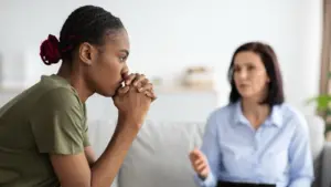 اختلال استرس پس از سانحه (PTSD) چیست و چه علائمی دارد؟