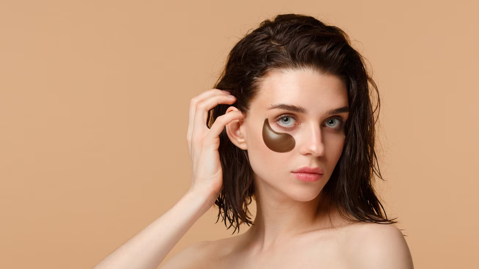 ما‌سک قهو‌ه برای دور چشم