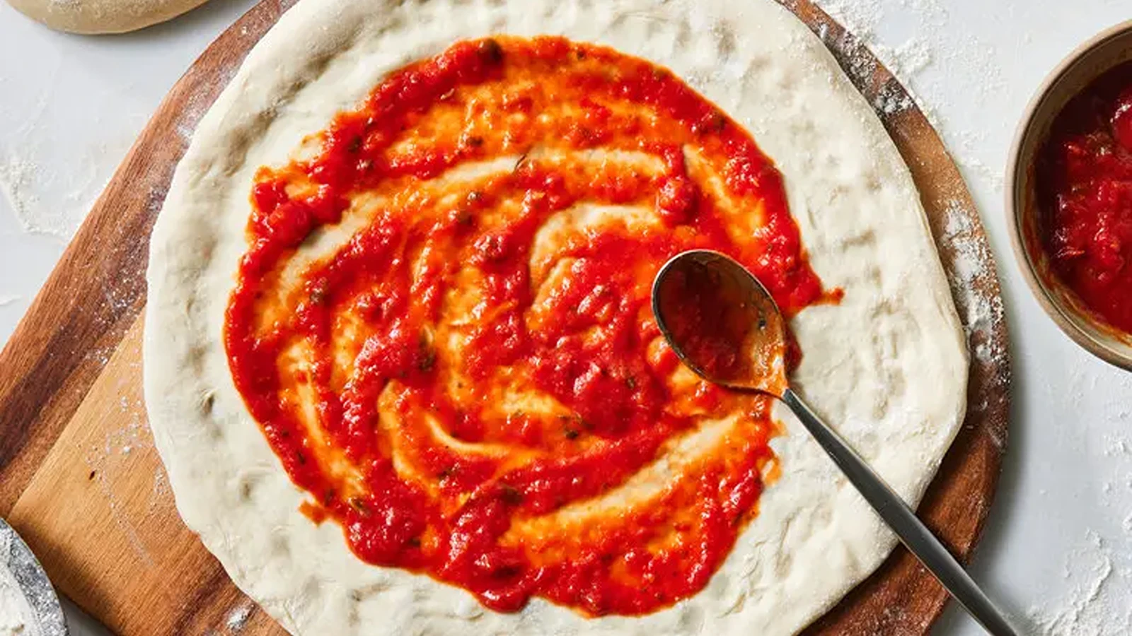 پهن کردن، افزودن مواد و پخت