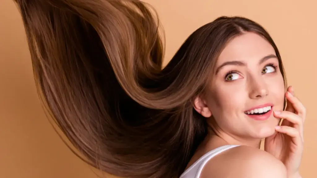 ۹ مورد از خواص روغن گلیسیرین برای مو + طرز استفاده