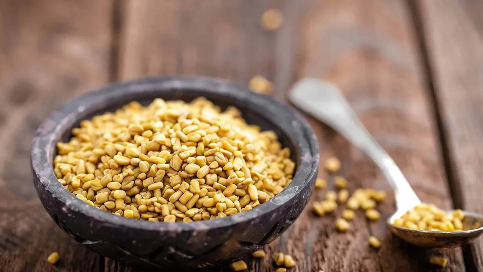 خواص شنبلیله برای پرپشتی مو