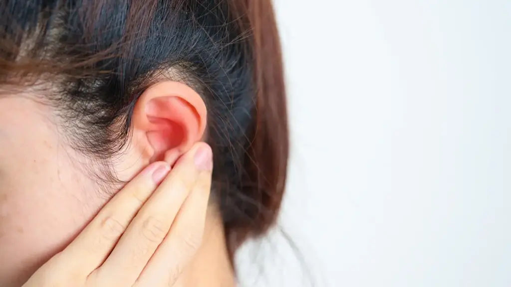 علت جوش چرکی پشت گوش