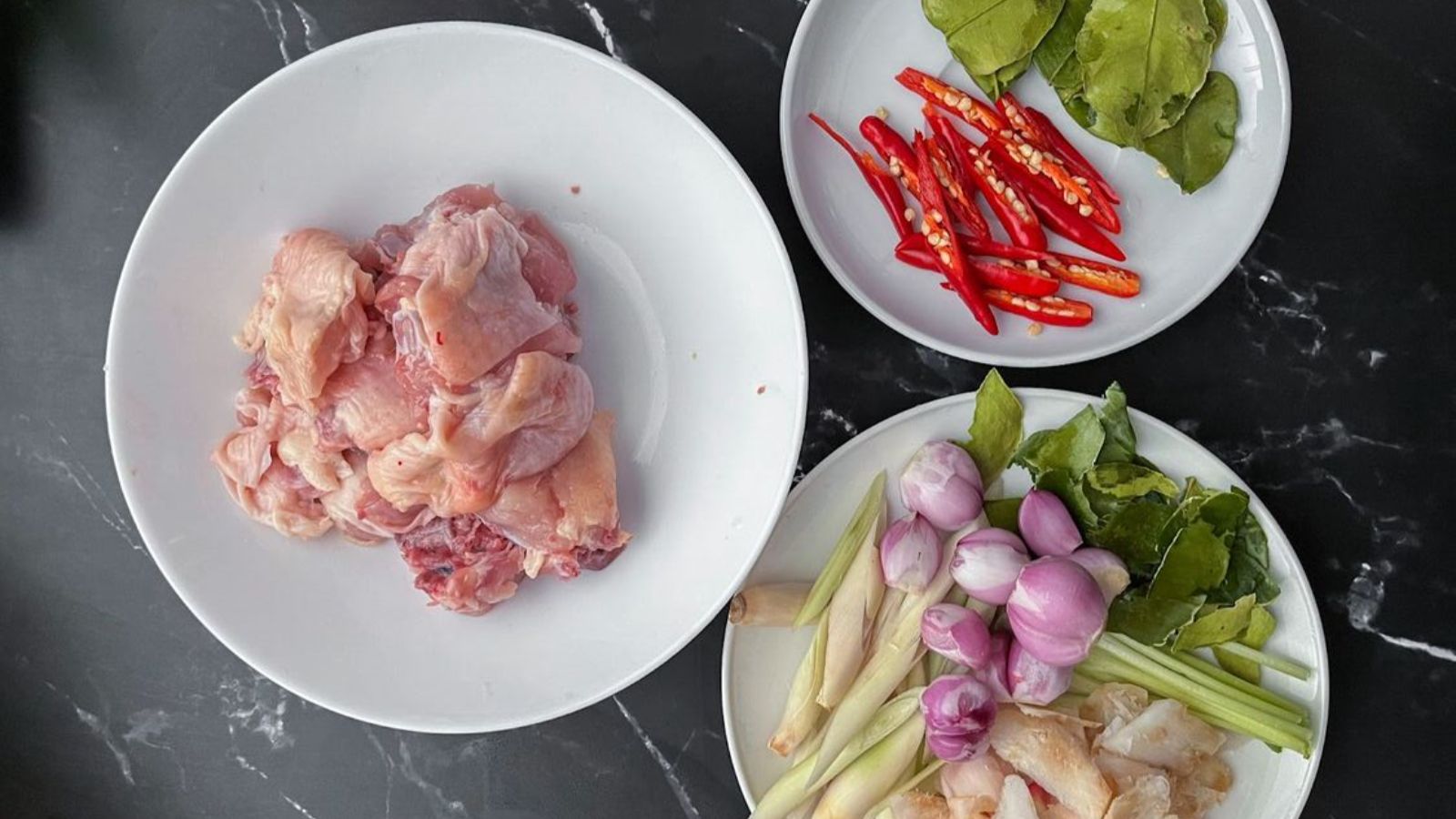 مراحل تهیه سوپ تام خا