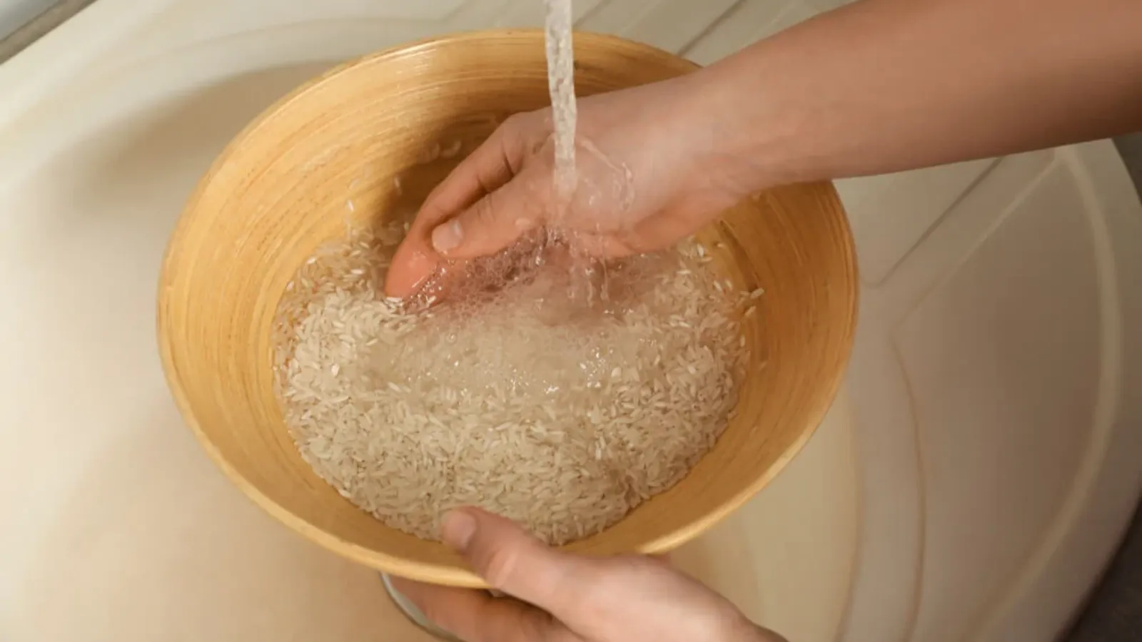 ۵. ملاحظات علمی و نکات ایمنی در استفاده از آب برنج