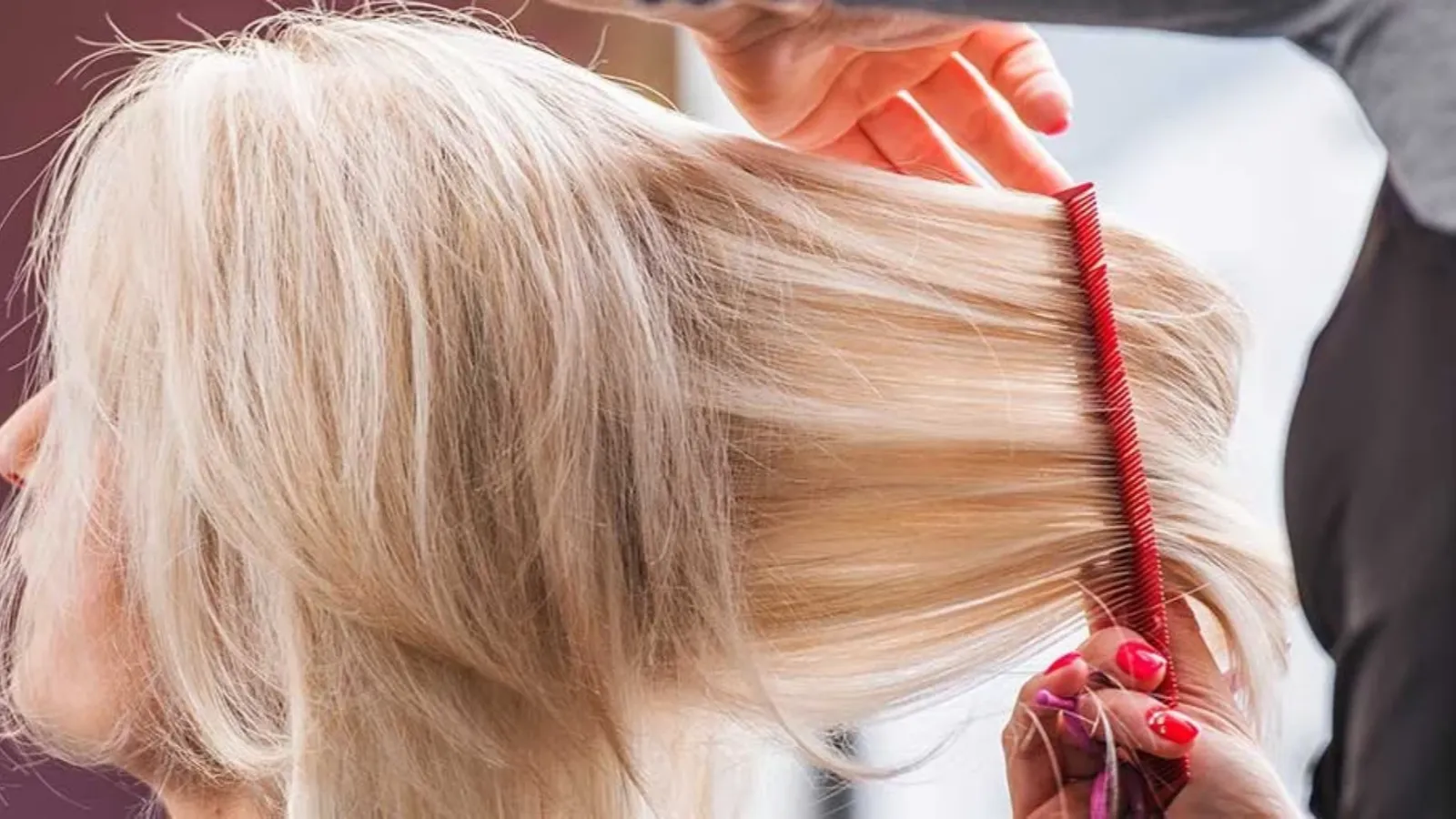 روغن نارگیل؛ ترمیم‌کننده‌ی طبیعی موی دکلره شده