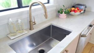 انواع روش‌های تمیز کردن سینک با جوش شیرین