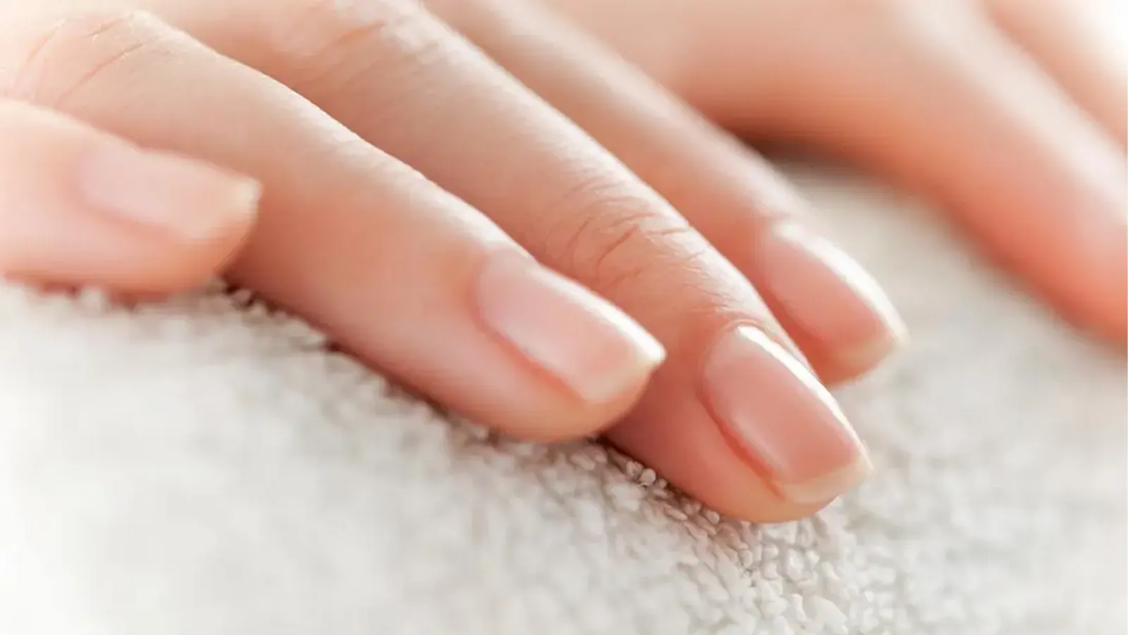 پوسته شدن اطراف ناخن در كودكان