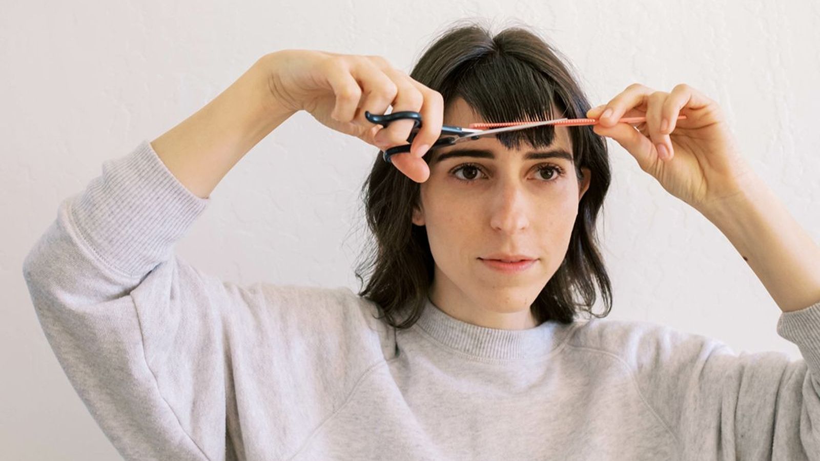 کوتاه کردن مو زنانه در خانه