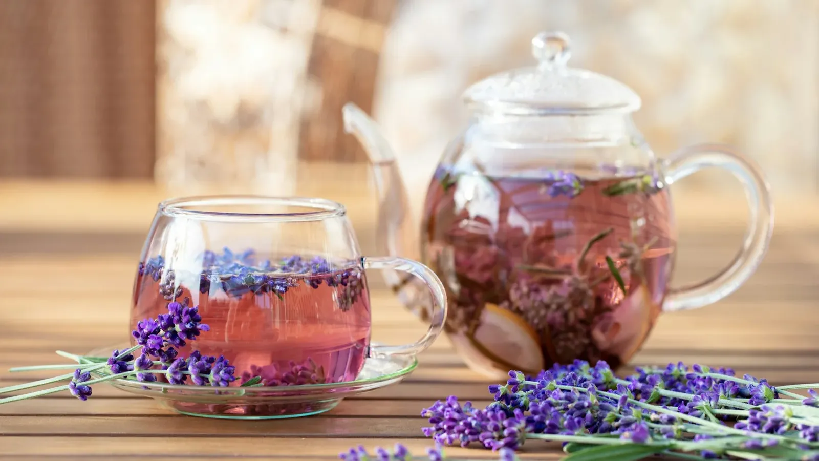 دمنوش اسطوخودوس و سنبل‌الطیب