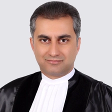 وکیل دکتر فرشاد فارسانی